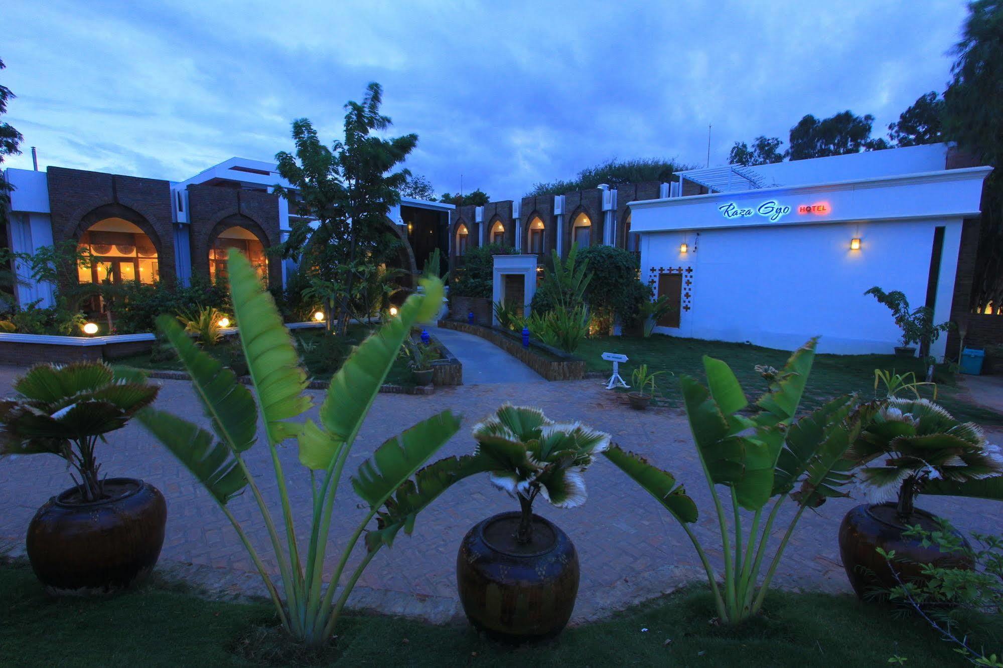 Raza Gyo Hotel Bagan Exterior foto